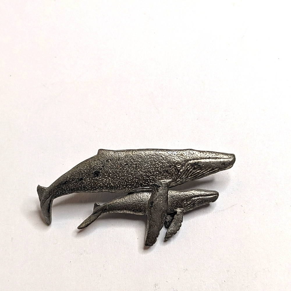 Vintage Humpback Whale & Calf Antiqued Pewter Pin